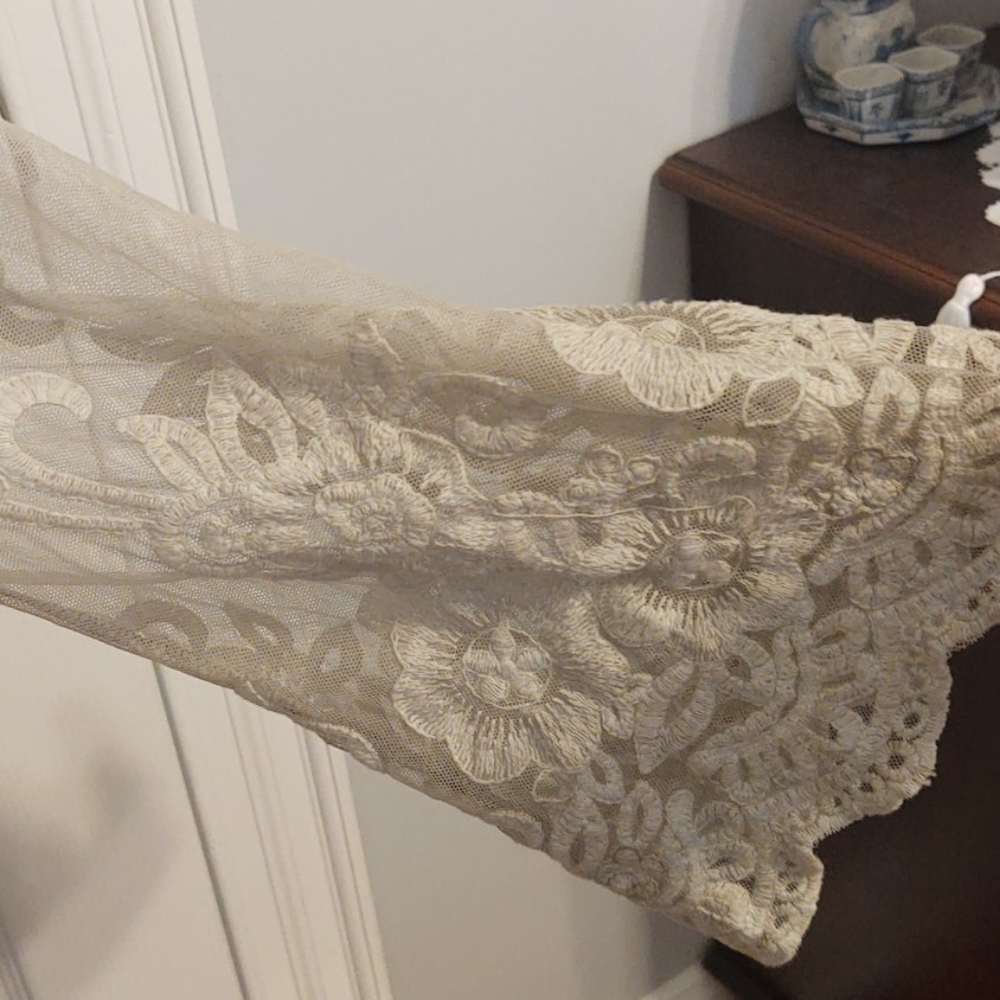 Tunic/Blouse - Picture 2 of 4